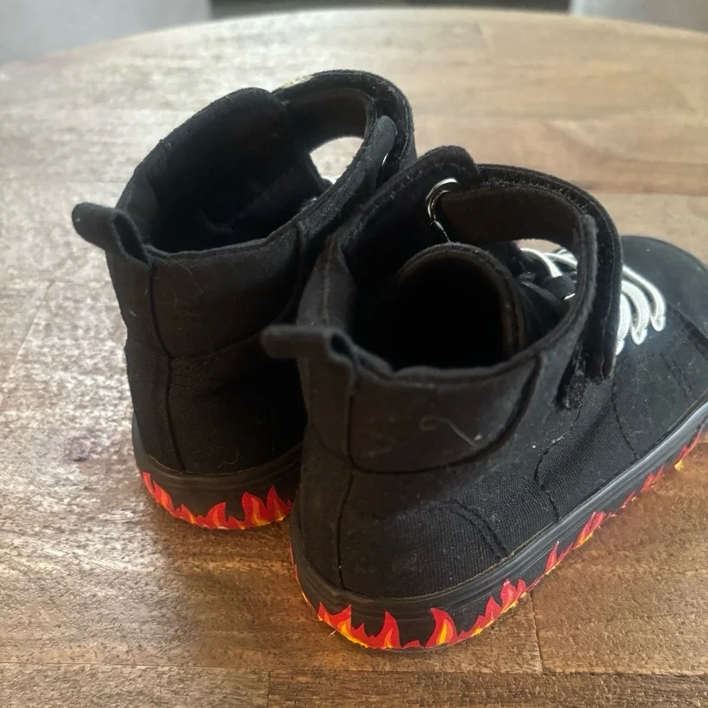 Toddler Boy High Top Sneakers Flames Soles size 8 by Wonder‎ Nation